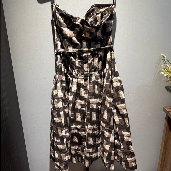 RW&CO. Strapless Dress with Black and Cream Geometric Design - Picture 4 of 5